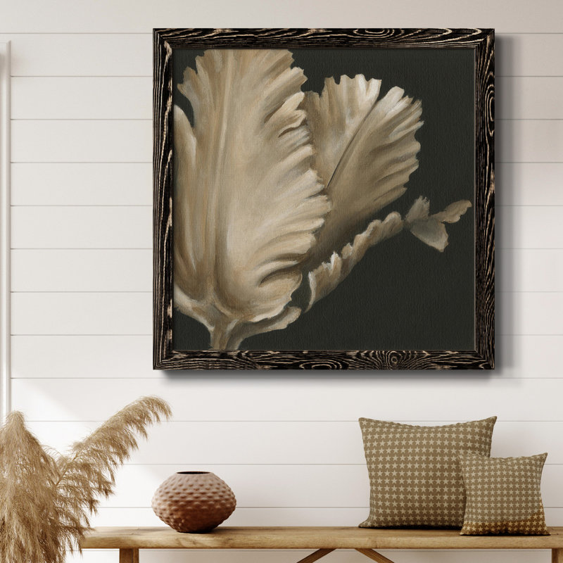«Classical Blooms I», art mural sur toile, Noir, H 17 po x l 17 po x P 1,5 po
