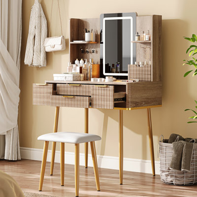 Table de maquillage à 4 tiroirs avec miroir à DEL, panneau cannelé et pieds en métal, meuble-lavabo à trois couleurs avec poignées en miroir, poignées de miroir, habillage de bijoux facile à utiliser