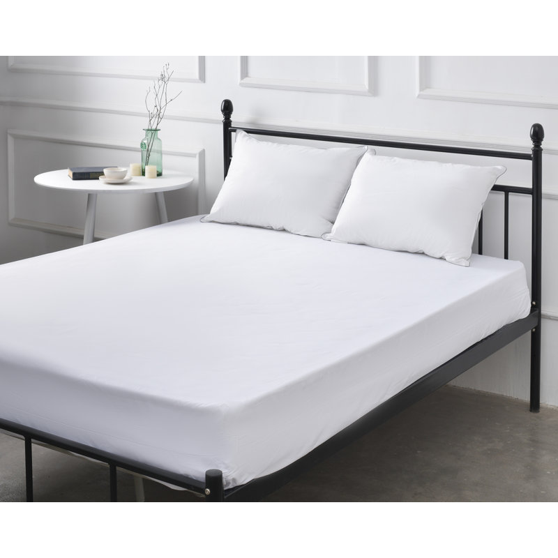 Protège-matelas à fermeture à glissière hypoallergénique Acuna, Très grand