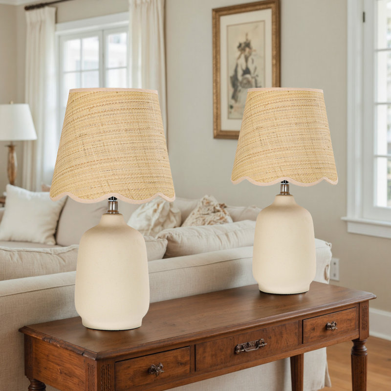 Lampe de table en céramique avec abat-jour festonné Kokeno, Blanc, crème