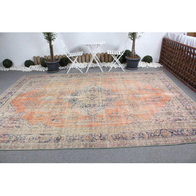 Tapis turc Anatolian rétro surdimensionné dans une teinte orange enrichissante pour un décor oriental authentique