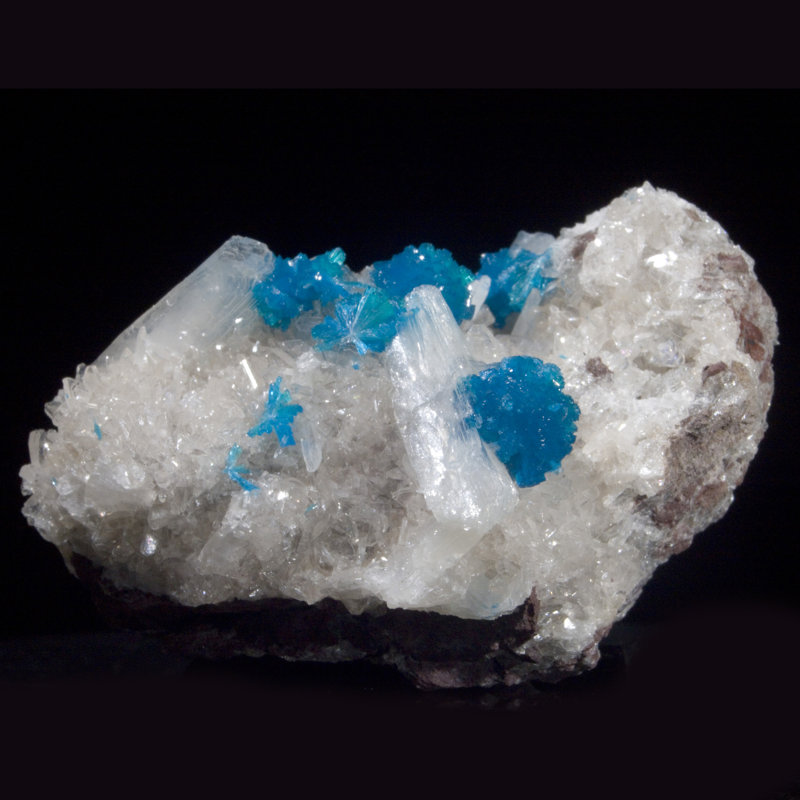 Cavansite sur heulandite miniature avec stilbite