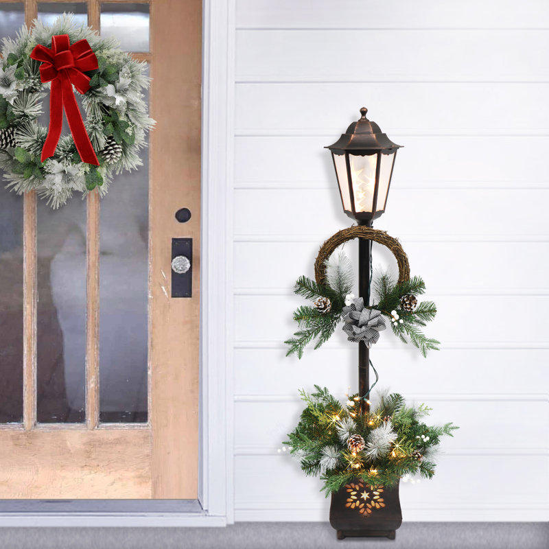 Pre-Lit Christmas Lamp Post Outdoor Display