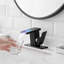 Robinet pour salle de bain Waterfall avec DEL, 3 couleurs changeantes, fixation sur le pont, eau froide, robinet de lavabo noir, changement de la température de l'eau, poignée simple,