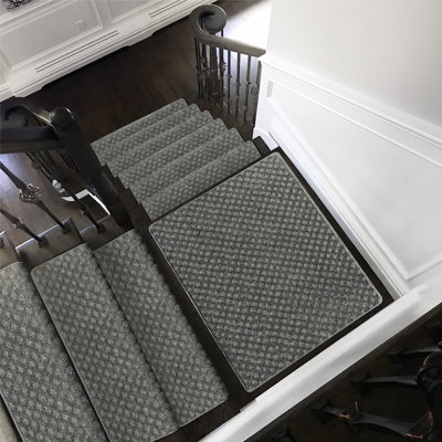 Rease Diamond Pattern Bullnosed Stair Treads (14pc) With Landing Mat (1pc) Set