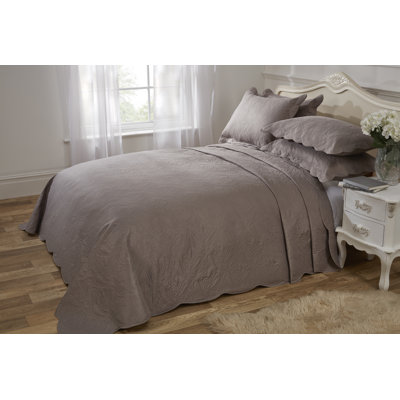 Pesmes Bedspread Set