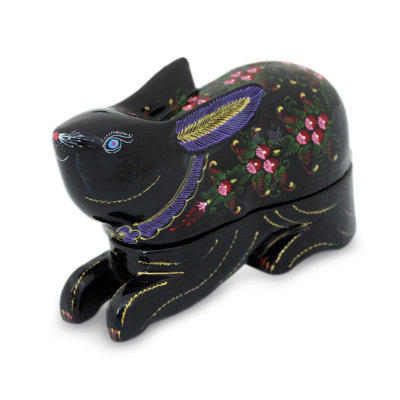 Boîte en bois laqué lapin