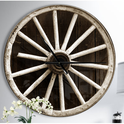 Horloge murale Swigart Farmhouse Designart