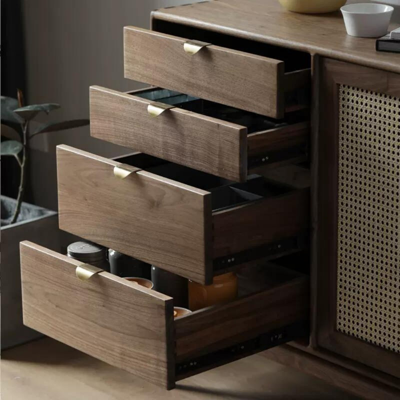 Buffet en rotin de style japonais