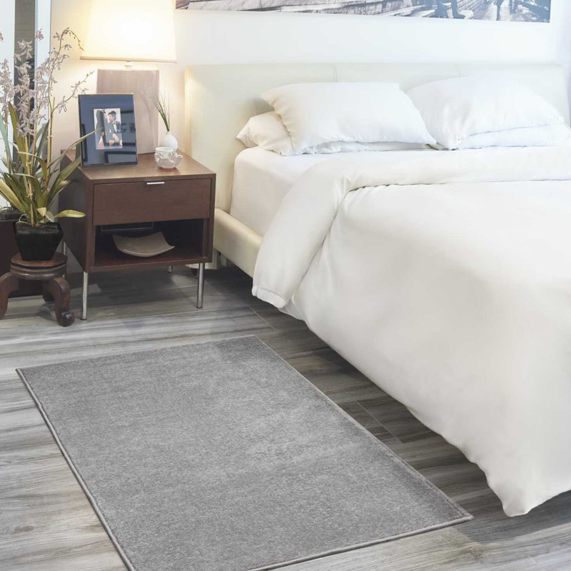 Mullican Sandy Solid Silver/Grey Easy Care Indoor/Outdoor Area Rug, Rectangle 3' x 5'