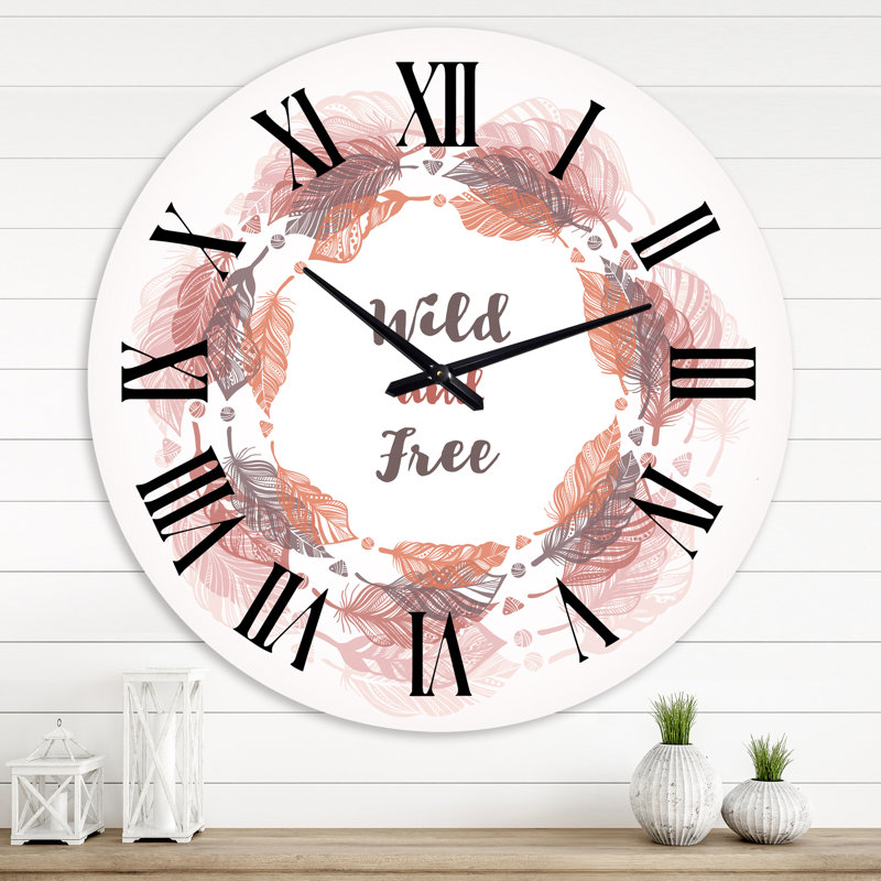 Couronne de plumes dans un style bohème - horloge murale bohémienne et éclectique, Moyenne