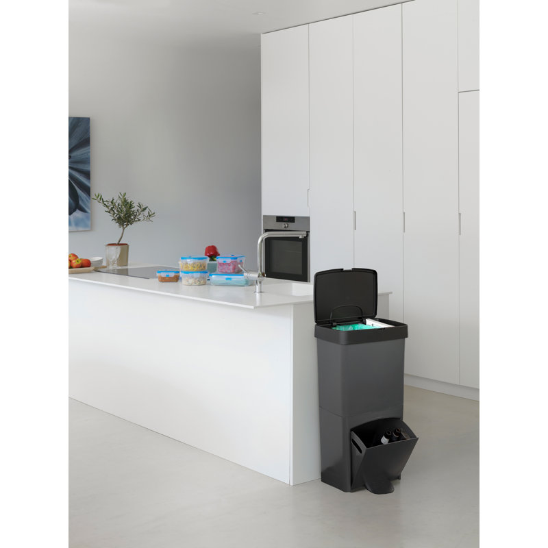 La tour de poubelle et de recyclage The Step N 'Sort