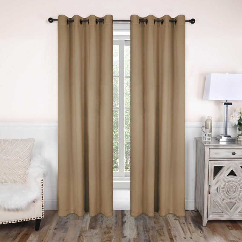 Paire de rideaux obscurcissant avec œillets Millendon, Bois de frêne fumé, L 52 po x L 120 po
