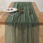Chemin de table en mousseline vert forêt (lot de 6), 3 mètres, idéal pour les fêtes et la décoration intérieure.