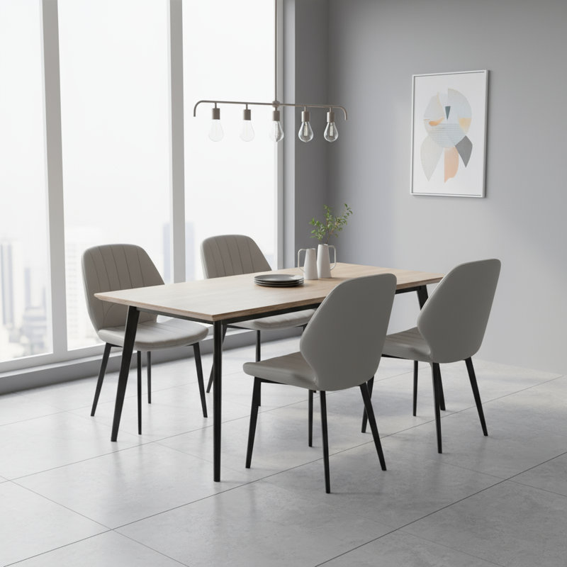 Ensemble de chaises de salle à manger modernes en similicuir de 18,5 po de hauteur - chaises d'appoint rembourrées style Mid-Century avec piqûres, pieds en métal noir mat et beige incurvé ergonomique (ensemble de 4)