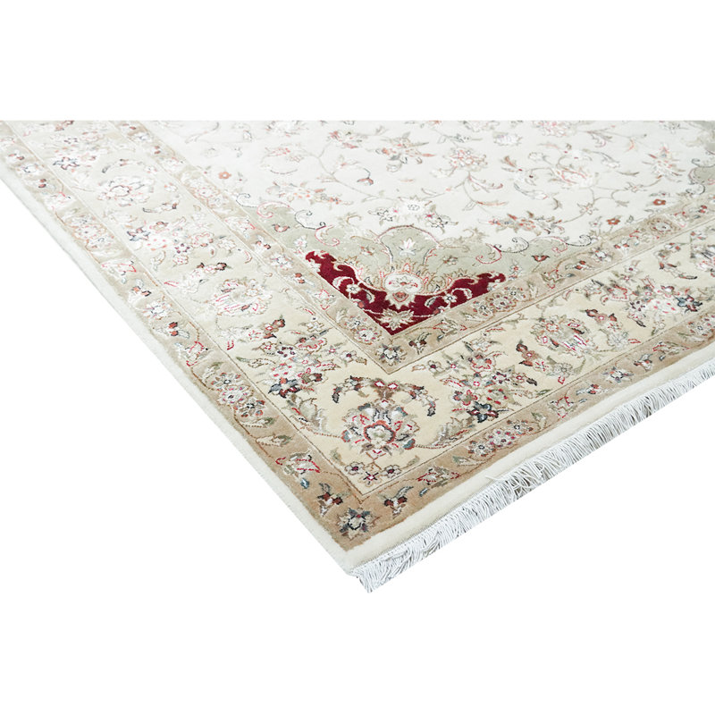 Intricately Hand Woven Wool Floral Area Rug, Rectangle 3' x 5'