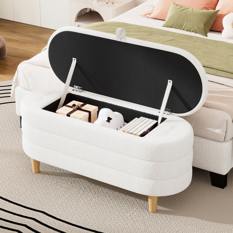 Rangement blanc moderne avec revêtement et pieds en bois pour la chambre à coucher