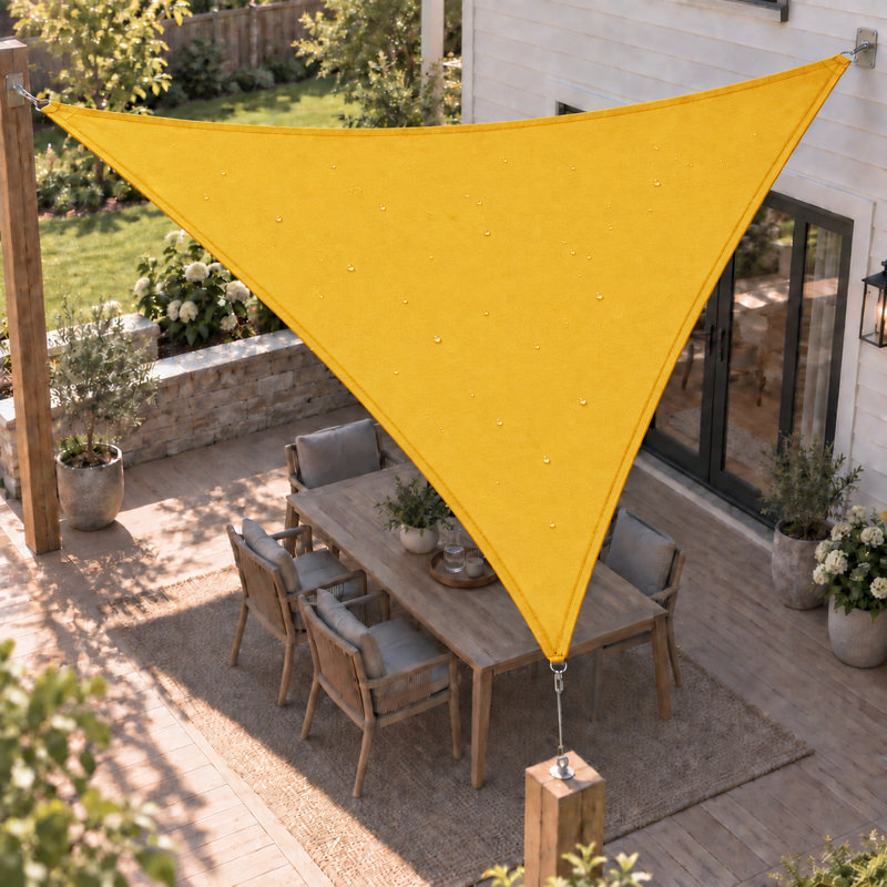 Toile d'ombrage triangulaire, 16 pi x 16 pi, Jaune