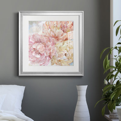 Contemporary Peony II par J Paul - Art mural grandiose et encadré sous verre, grand salon