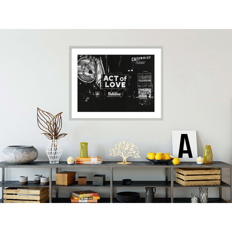 [Act of Love Astor Theatre Times Square New York] par Weegee, impression giclée encadrée, H 32,8 po x l 41,5 po