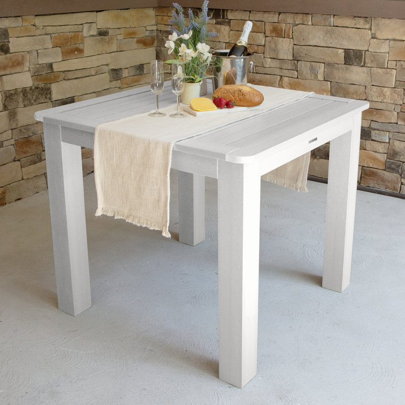 Table de salle à manger en plastique Highsmith, Blanc, H 36 po x l 42 po x P 42 po