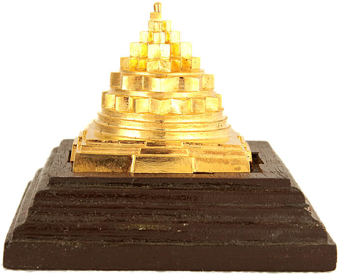 Une sculpture Shri Yantra en bronze
