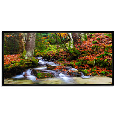 «Beautiful Autumn Forest Waterfall» - photographie sur toile