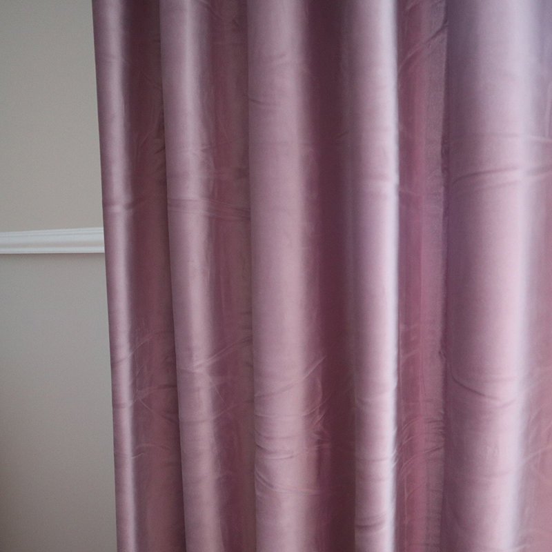 Rideau en velours, Rose