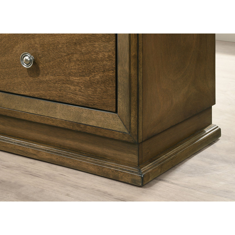 Table de chevet de style transitionnel à finition noyer avec 2 tiroirs et boutons en métal bronze zingué