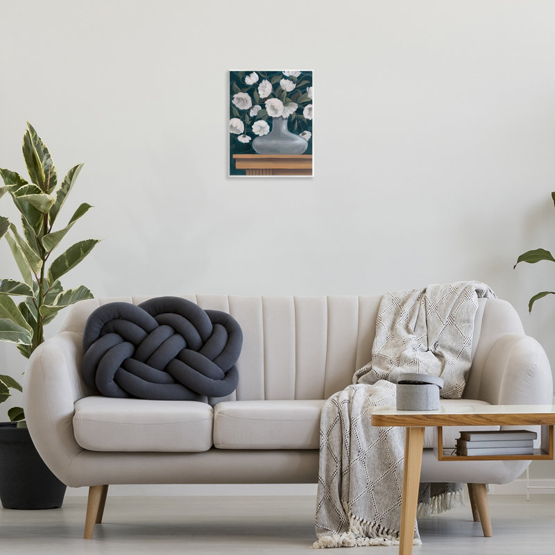 Fleurs blanches dans un vase rond, art mural par Grace Popp