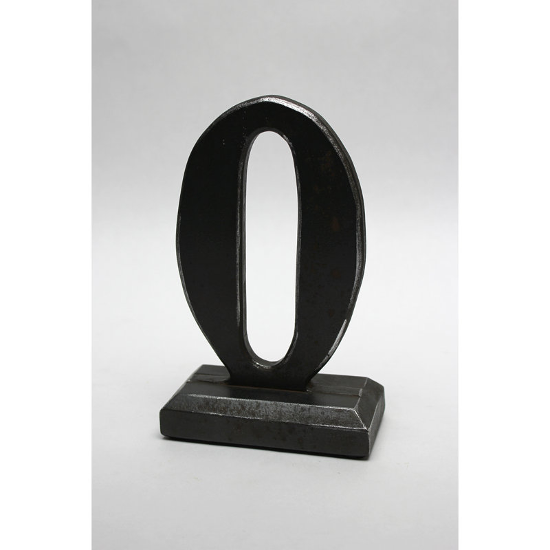 Sculpture typographique sur base, 0