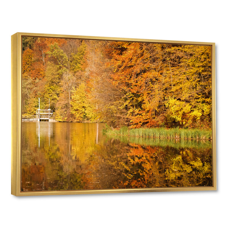 «Lake In Sunset Rays - Lake House, œuvre d'art sur toile, H 30 po x l 40 po x P 1,5 po, Cadre flottant doré