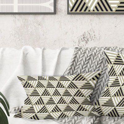 Coussin Triangular Retro Design