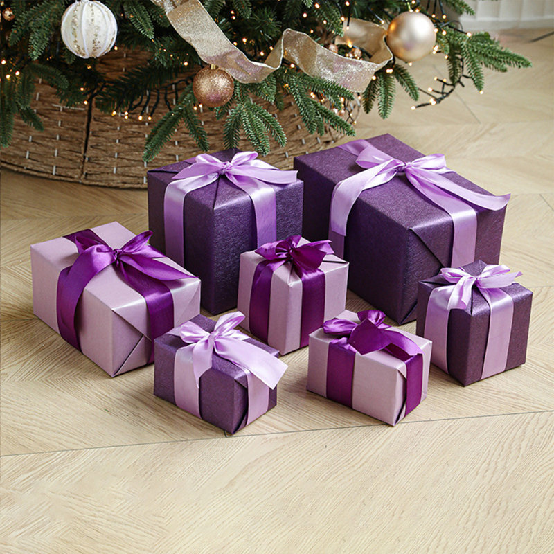 Ensemble de 7 décorations de Noël mat sous un arbre, A