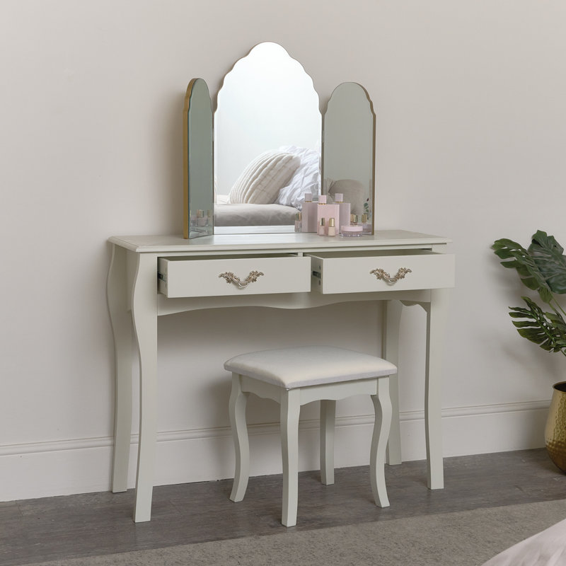 Wallburg Dressing Table