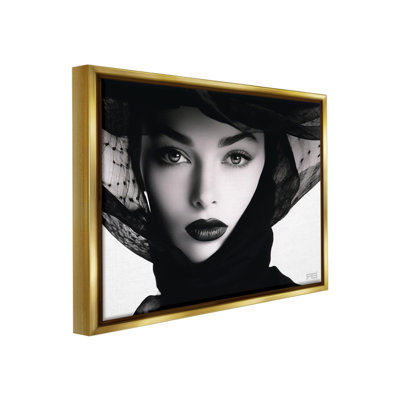 «Woman With Black Veil Floater Frame» par RB sur toile