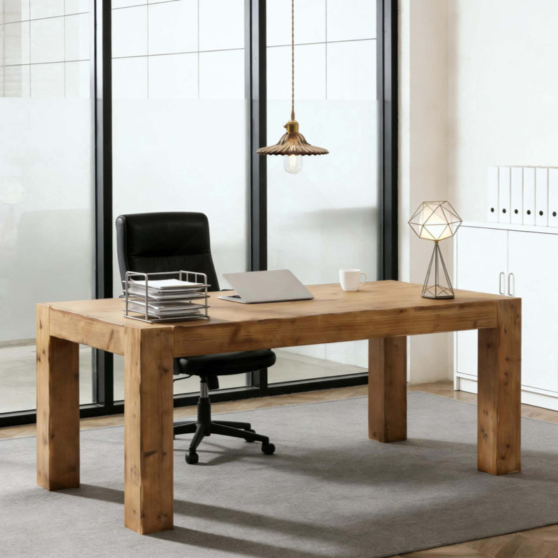 Bureau attrayant, bureau d'ordinateur, bureau de direction spacieux