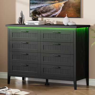 Commode de chambre à 8 tiroirs avec lumières DEL et prise de courant - Large commode de rangement en bois, table de chevet moderne (chêne foncé)
