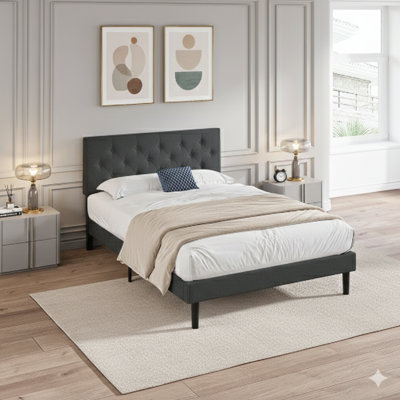 Base de lit tapissier pour grand lit avec tête de lit moderne en tissu capitonné. Ne nécessite pas de sommier, possède un support à lattes de bois et est facile à assembler. Finition gris foncé.