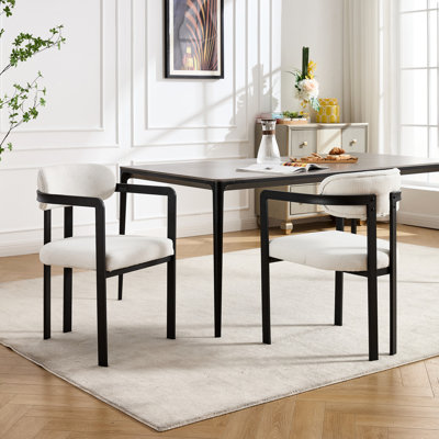 Chaises de salle à manger rembourrées de style Mid-Century rembourrées, en tissu beige et en métal noir, avec design ergonomique élégant, lin, pieds