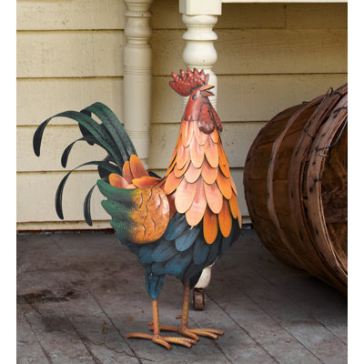 Statue de coq doré Amarilda Rosalind Wheeler