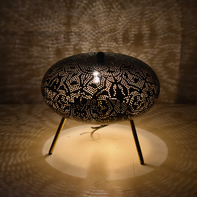 Meggan Metal Tripod Lamp