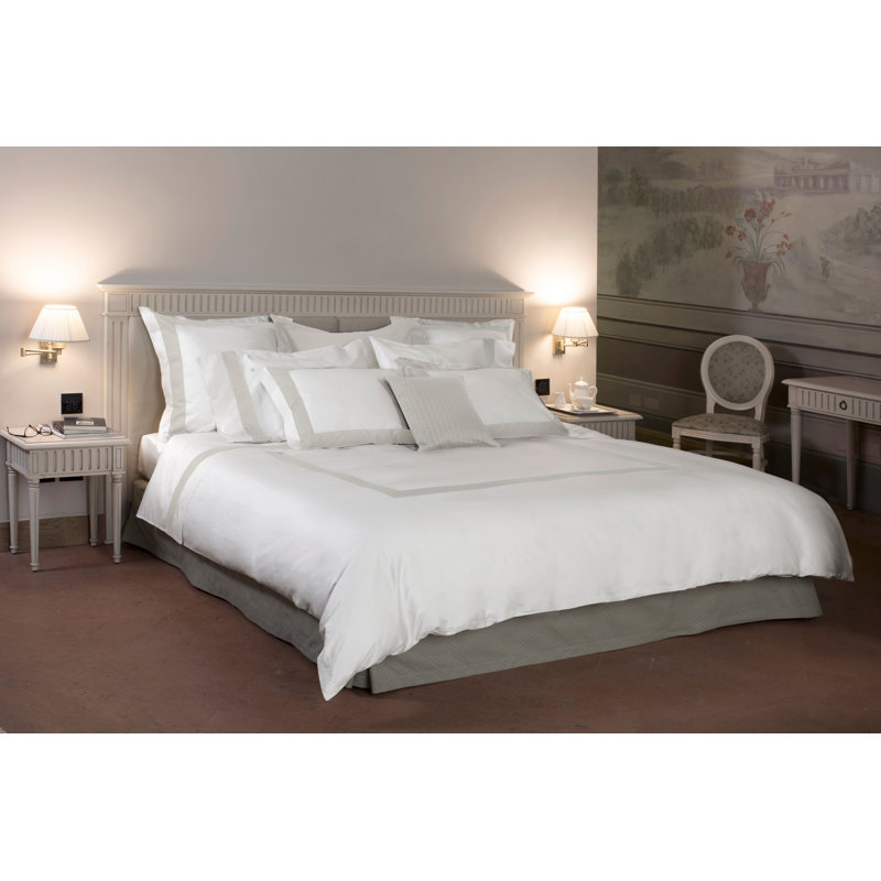 Aida Sham, King, White/Pearl