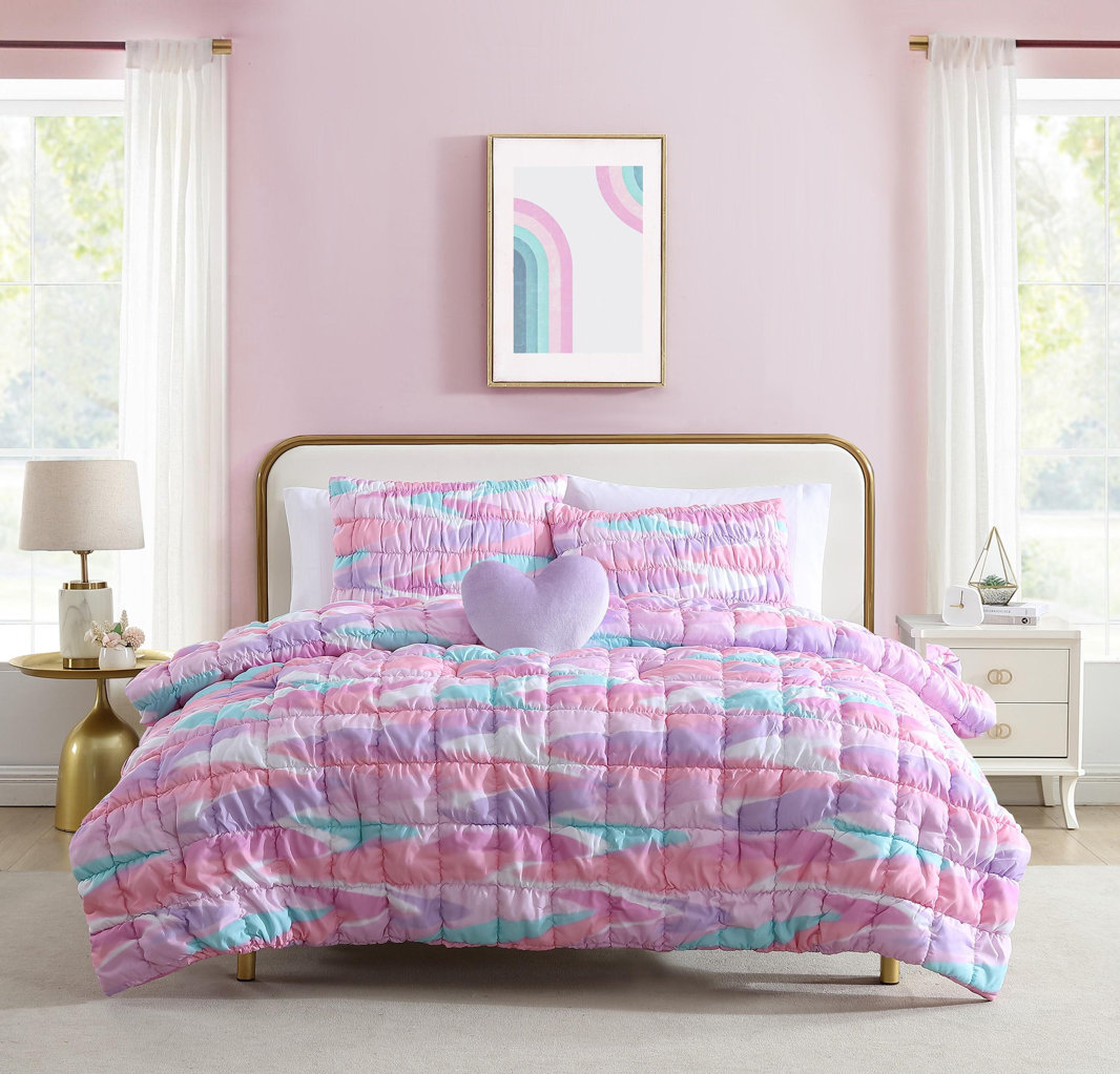 Playful Bedding for Dreamy Nights