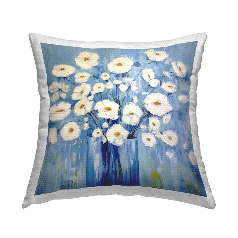 Coussin d'extérieur «Bold Blooms on Blue» par Irena Orlov