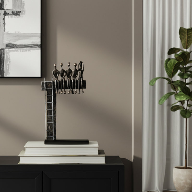 Objets décoratifs pour la décoration intérieure - Sculpture en bronze et noire avec des chiffres abstraits sur un rebord avec échelle - Statues uniques pour le décor de cuisine, le style de tablette ou les décorations de salon - 15 po, bronze et noir