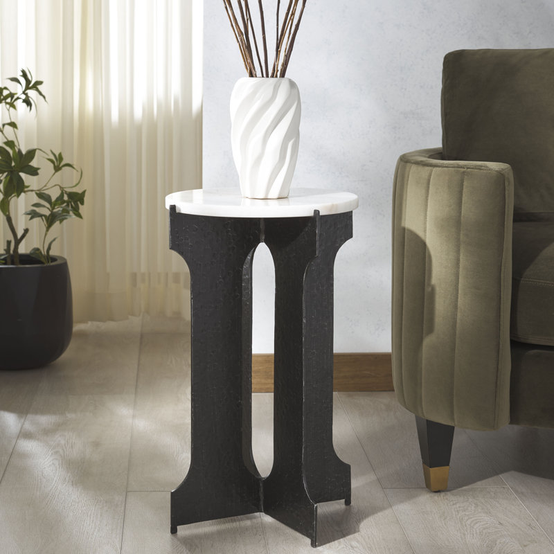 Table d'appoint en métal Tayanna