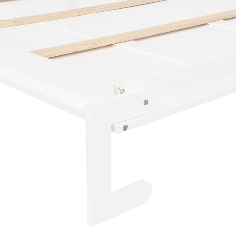 Lit double en blanc avec tablettes inclus - idéal pour les petits appartements, les chambres confortables et peu encombrantes