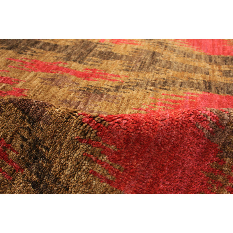 Tapis unique en laine noué à la main rouge et jaune des années 2010 4 pi 7 po x 7 pi 6 po Aneley