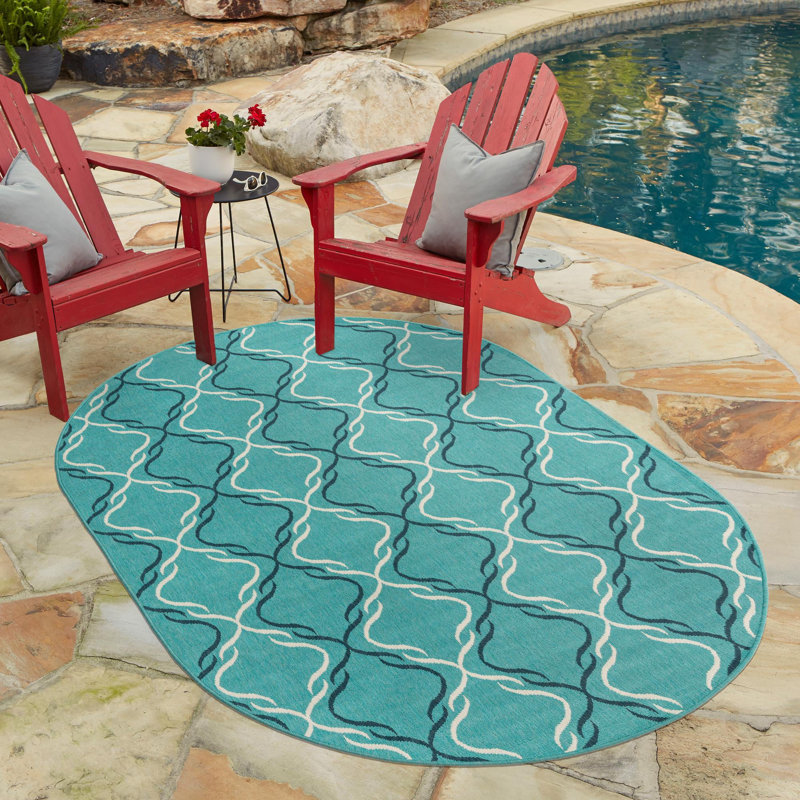 Geometric Indoor / Outdoor Rug, Oval 5'3" x 8'